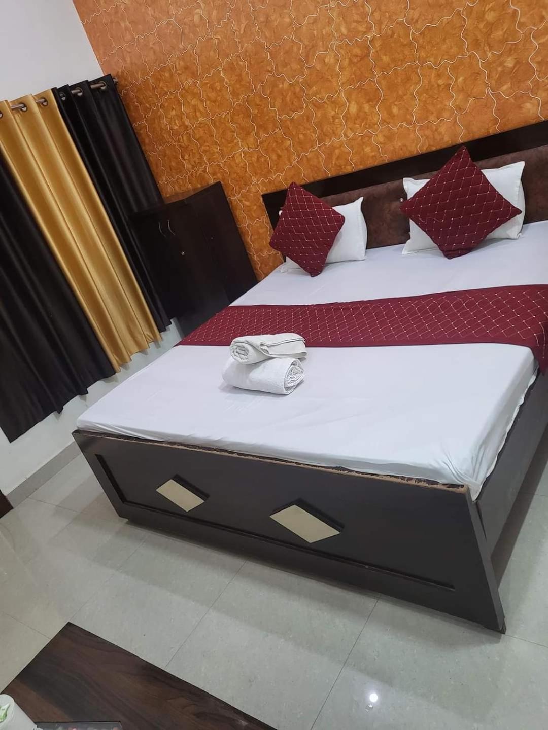 Ramam Hotel By Naavagat 700Mtr From Shri Ram Janambhumi Ayodhya Kültér fotó