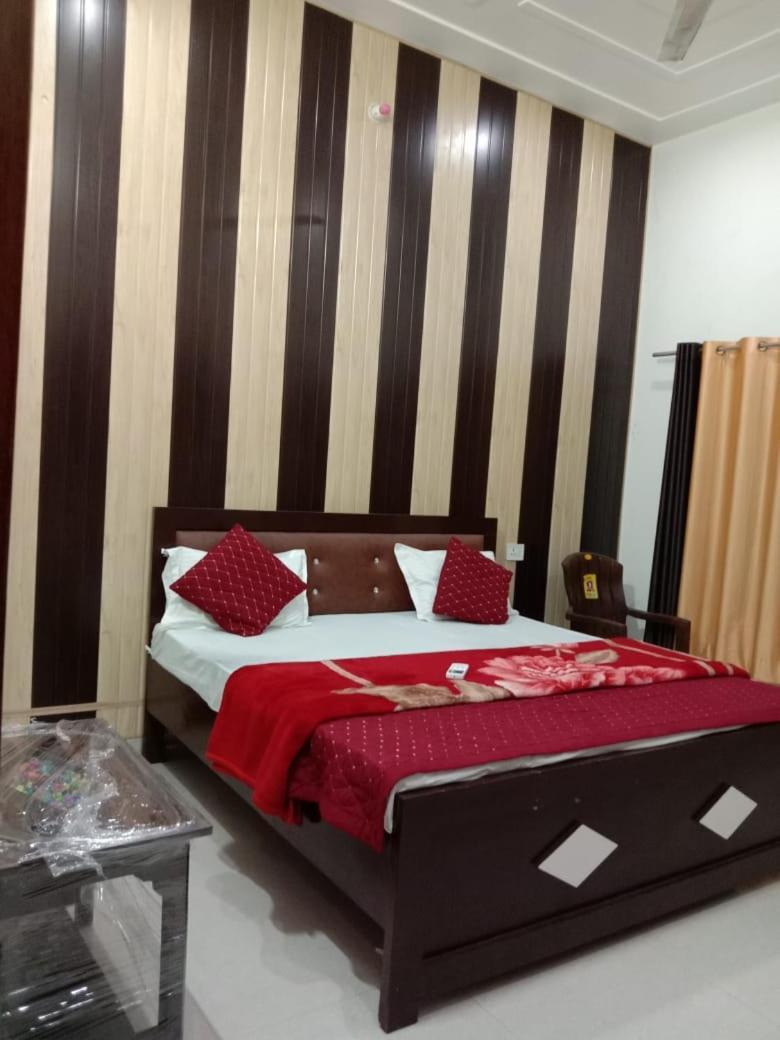 Ramam Hotel By Naavagat 700Mtr From Shri Ram Janambhumi Ayodhya Kültér fotó