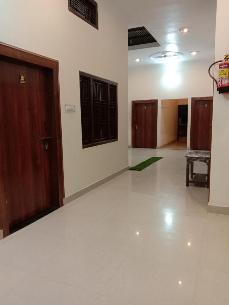 Ramam By Naavagat Near Ram Mandir Hotel Ayodhya Kültér fotó