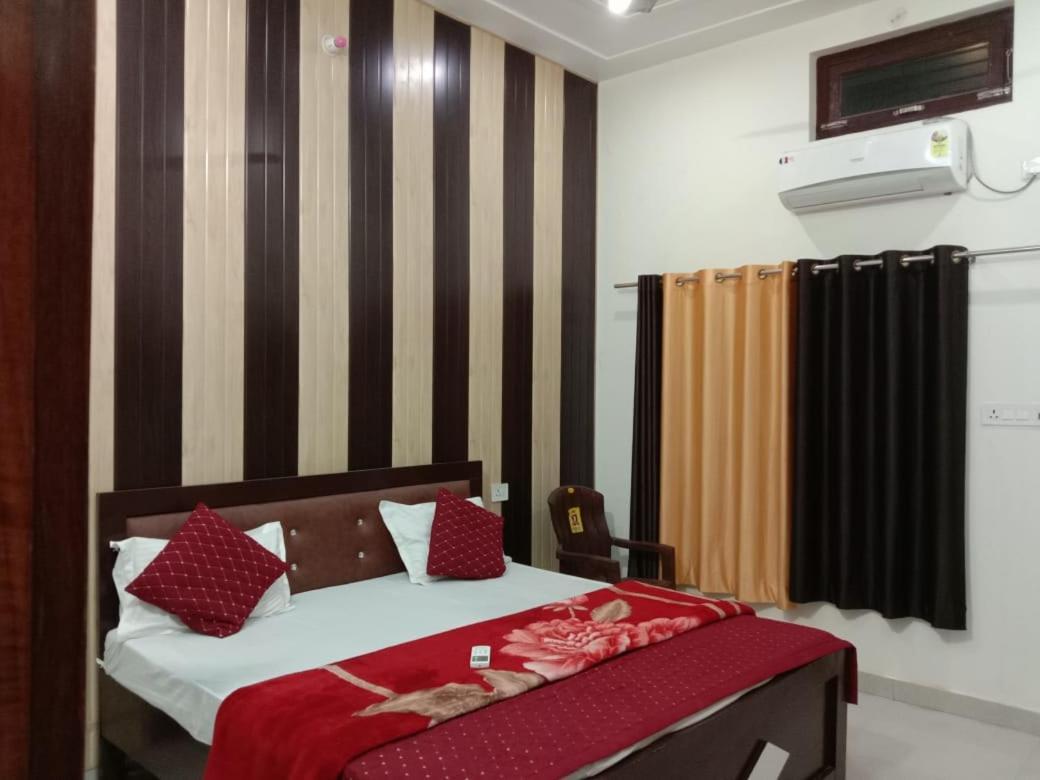 Ramam Hotel By Naavagat 700Mtr From Shri Ram Janambhumi Ayodhya Kültér fotó